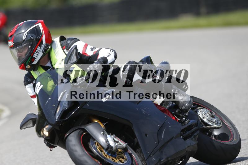 Archiv-2025/27 12.06.2025 Ducati Schweiz Trackday Warmup  ADR/gelb-jeaune/42